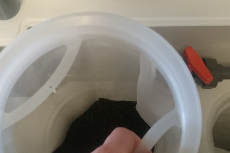 Lobster Pod filter sock with activated carbon