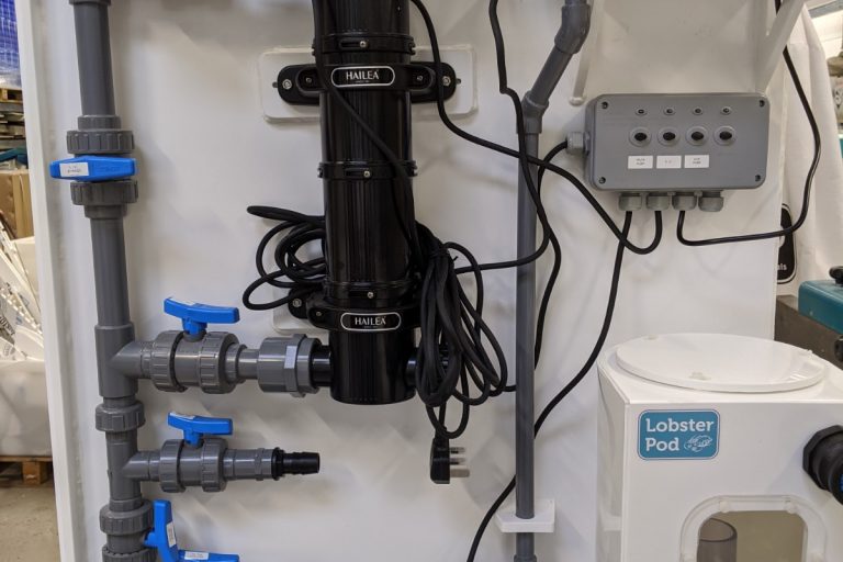Lobster Pod filtration including an Ultraviolet Steriliser